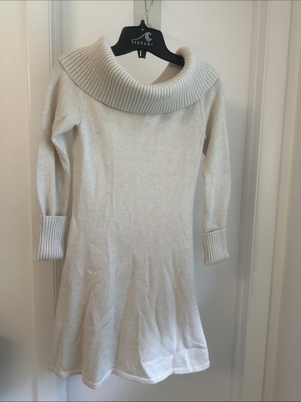 Aritzia “oatmeal” Cowl Neck sweater Dress. Sunday Best- cashmere/organic cotton